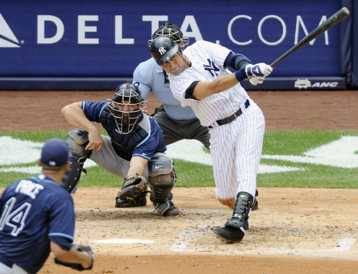 Derek Jeter gets hit No. 3,000 on a solo home run, goes 5-for-5 in