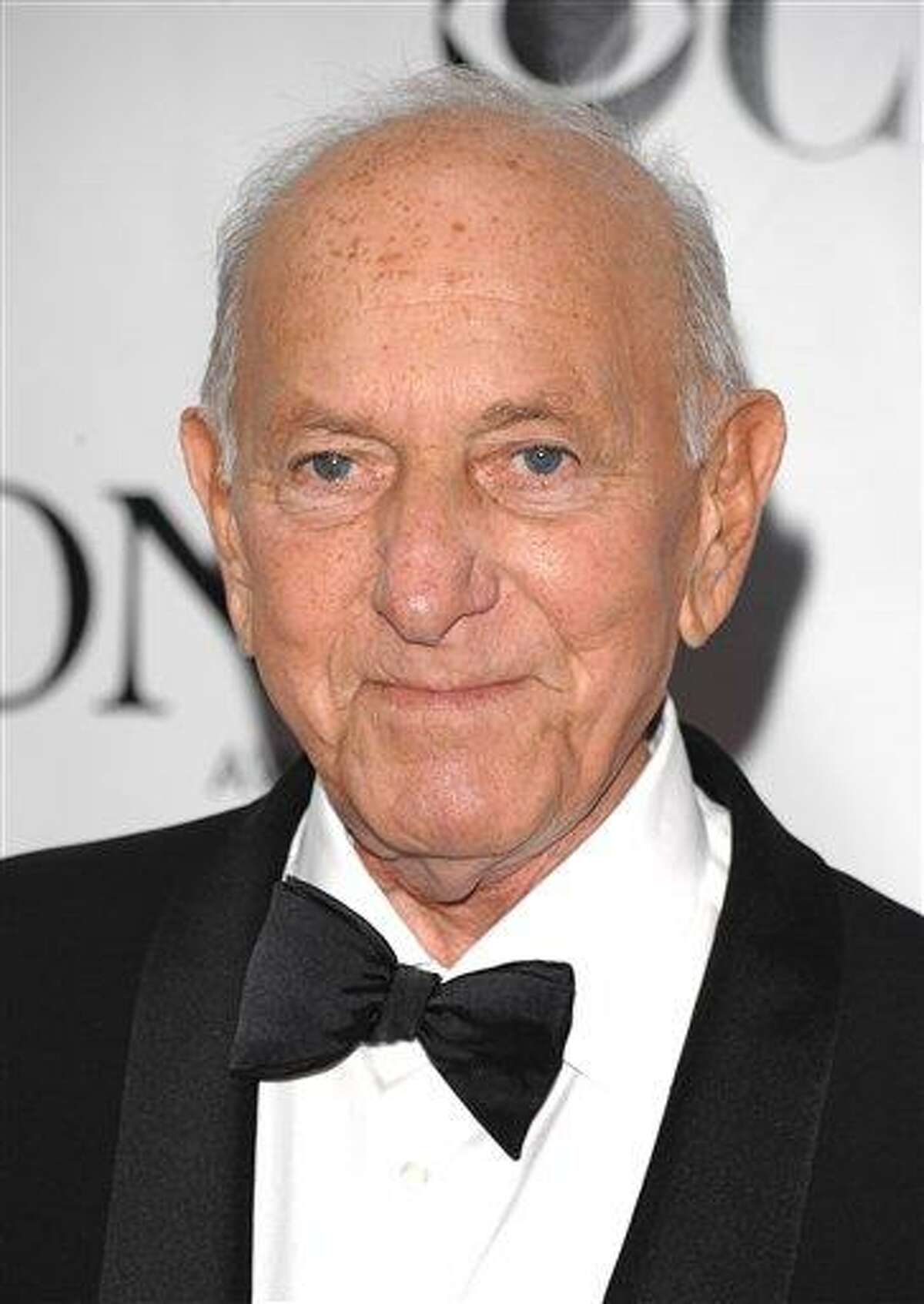 FILE - In this June 15, 2008 file photo, Jack Klugman arrives at the 62nd annual Tony Awards in New York. Klugman, who made an art of gruffness in TV's "The Odd Couple" and "Quincy, M.E.," has died at the age of 90. (AP Photo/Peter Kramer, File)