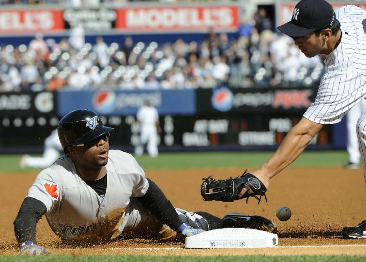 Yankees' Jorge Posada gets a chance to play second base 