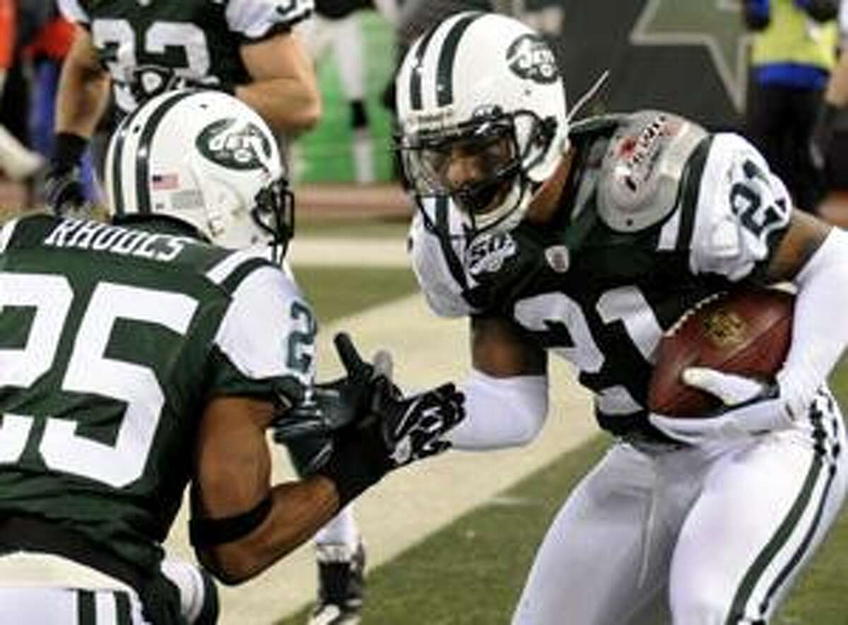 New York Jets Darrelle Revis plays defense on Cincinnati Bengals