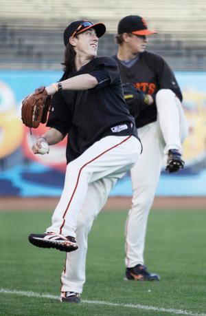 Rangers' Tim Lincecum set to pitch in a game for the first time in