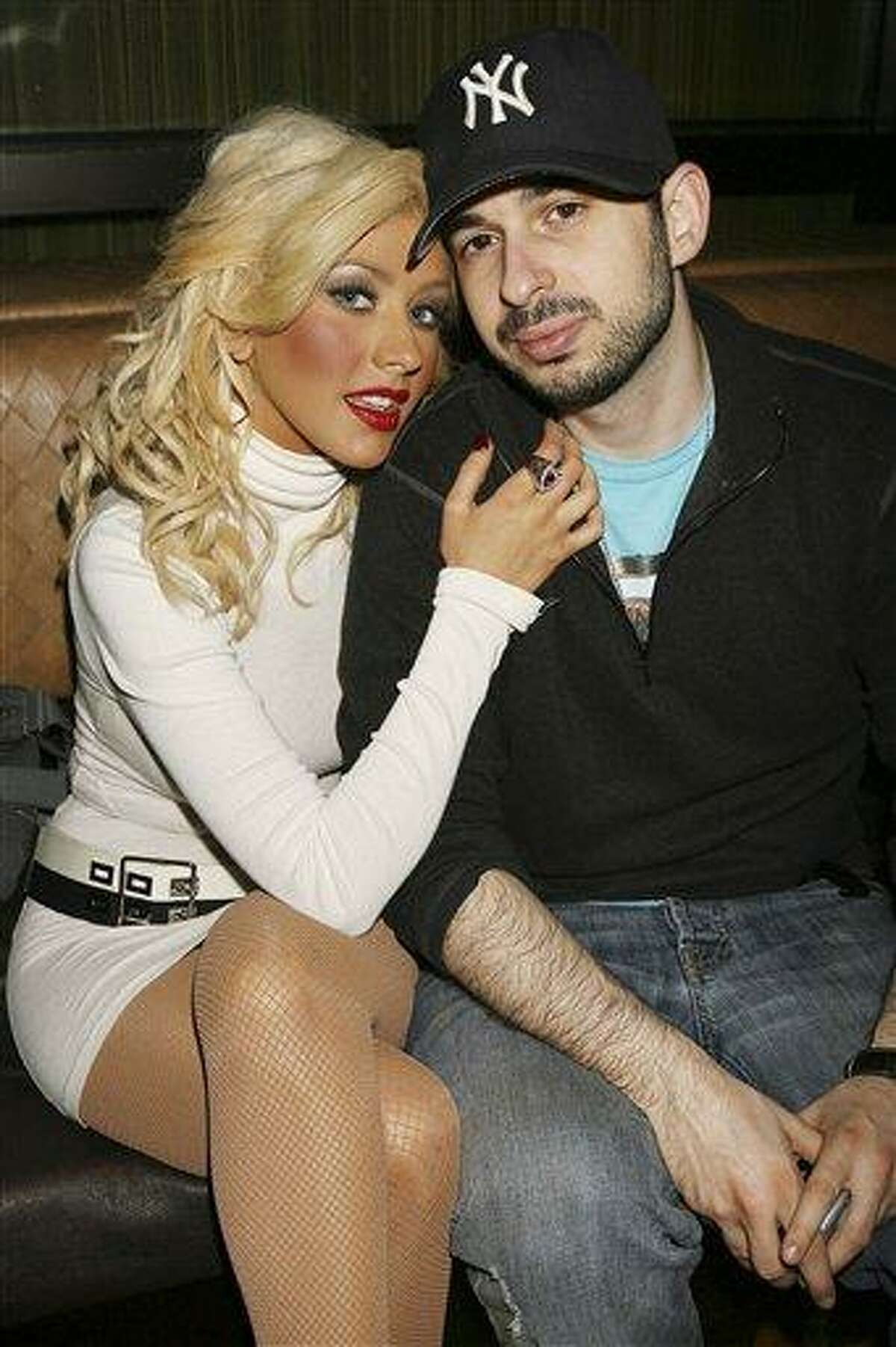 Aguilera files for divorce from music exec husband photo picture image