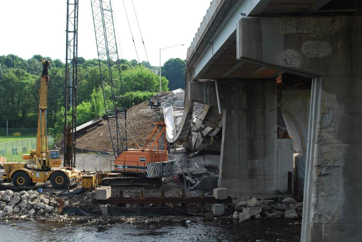 Company working on Naugatuck bridge that collapsed was cited in 2009 for  safety violations in Falls Village