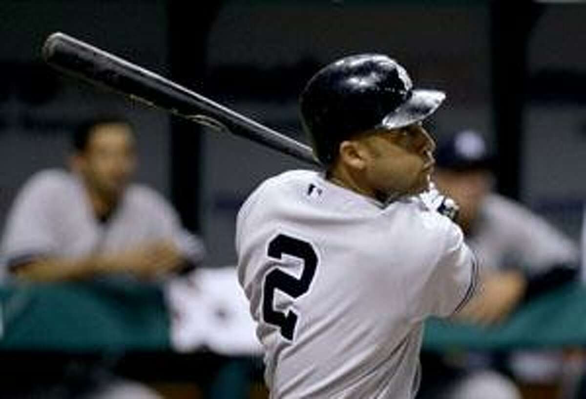 Yankees' Jeter takes batting practice in Tampa