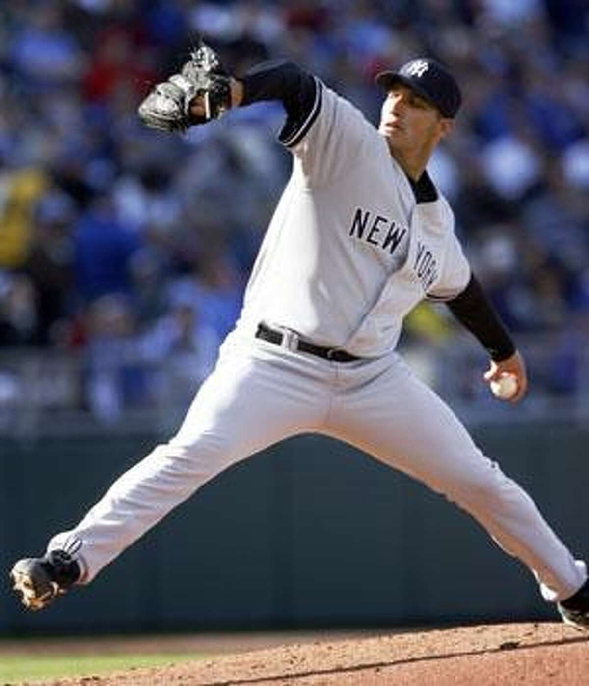 YANKEES: Andy Pettitte, Mariano Rivera help N.Y. beat Royals