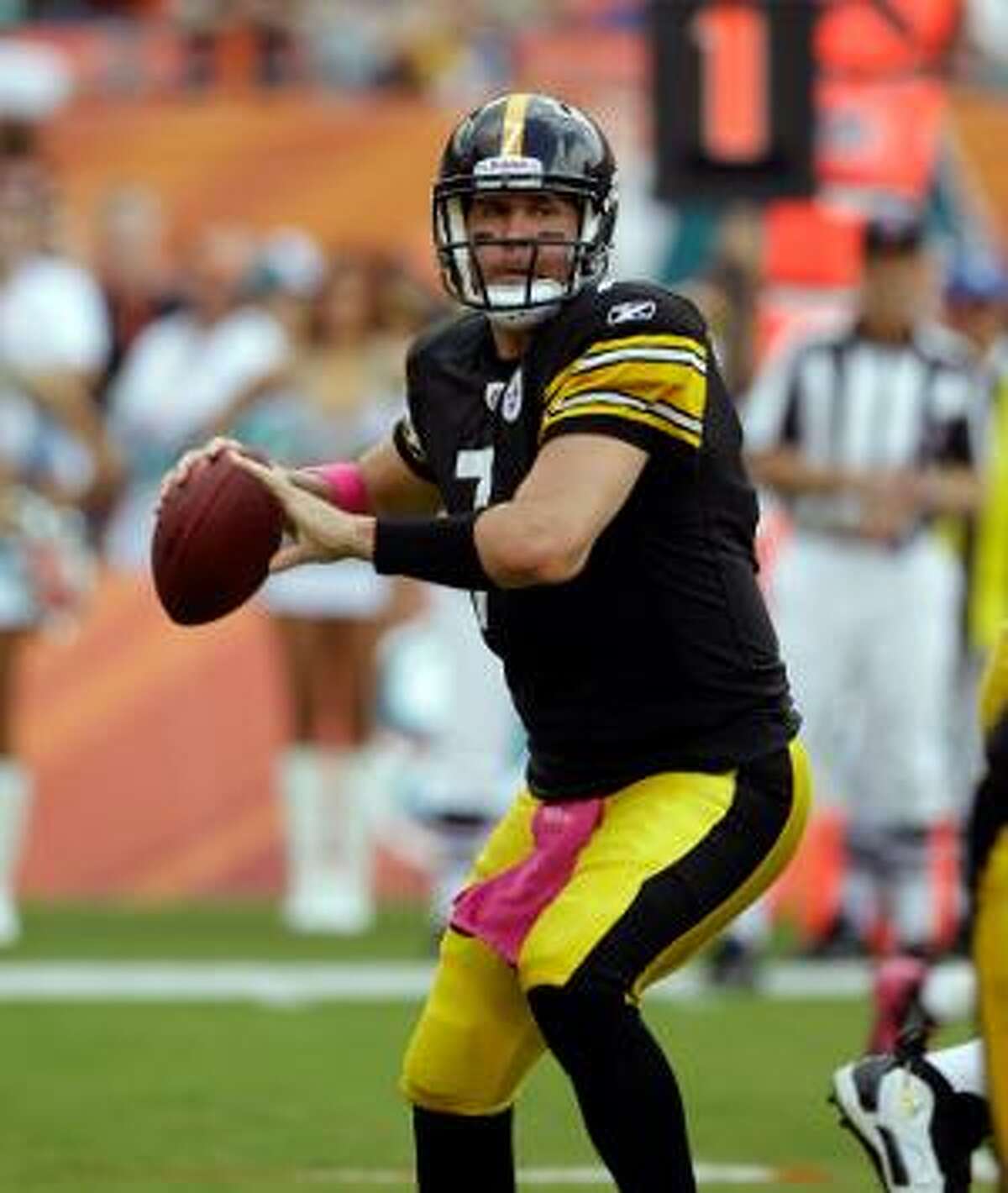 Ben Roethlisberger, Steelers in playoffs after OT win — and a