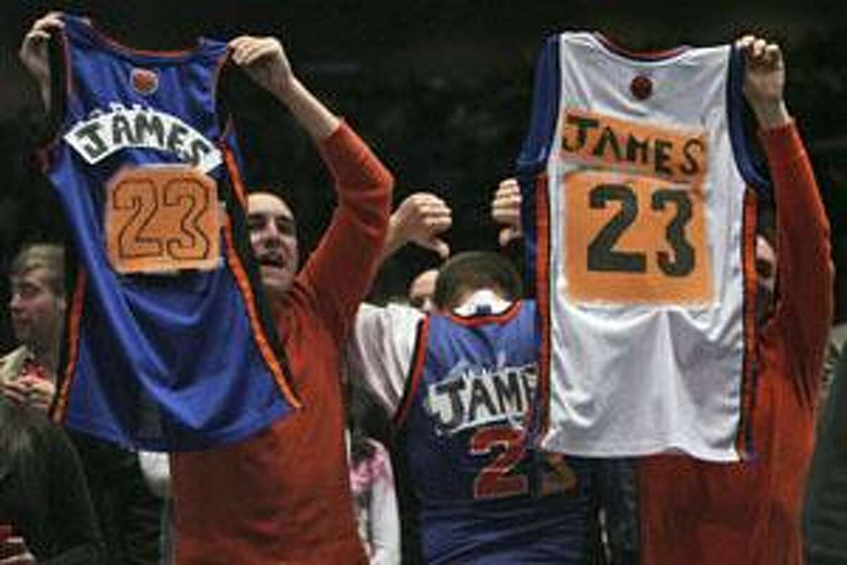 lebron knicks jersey