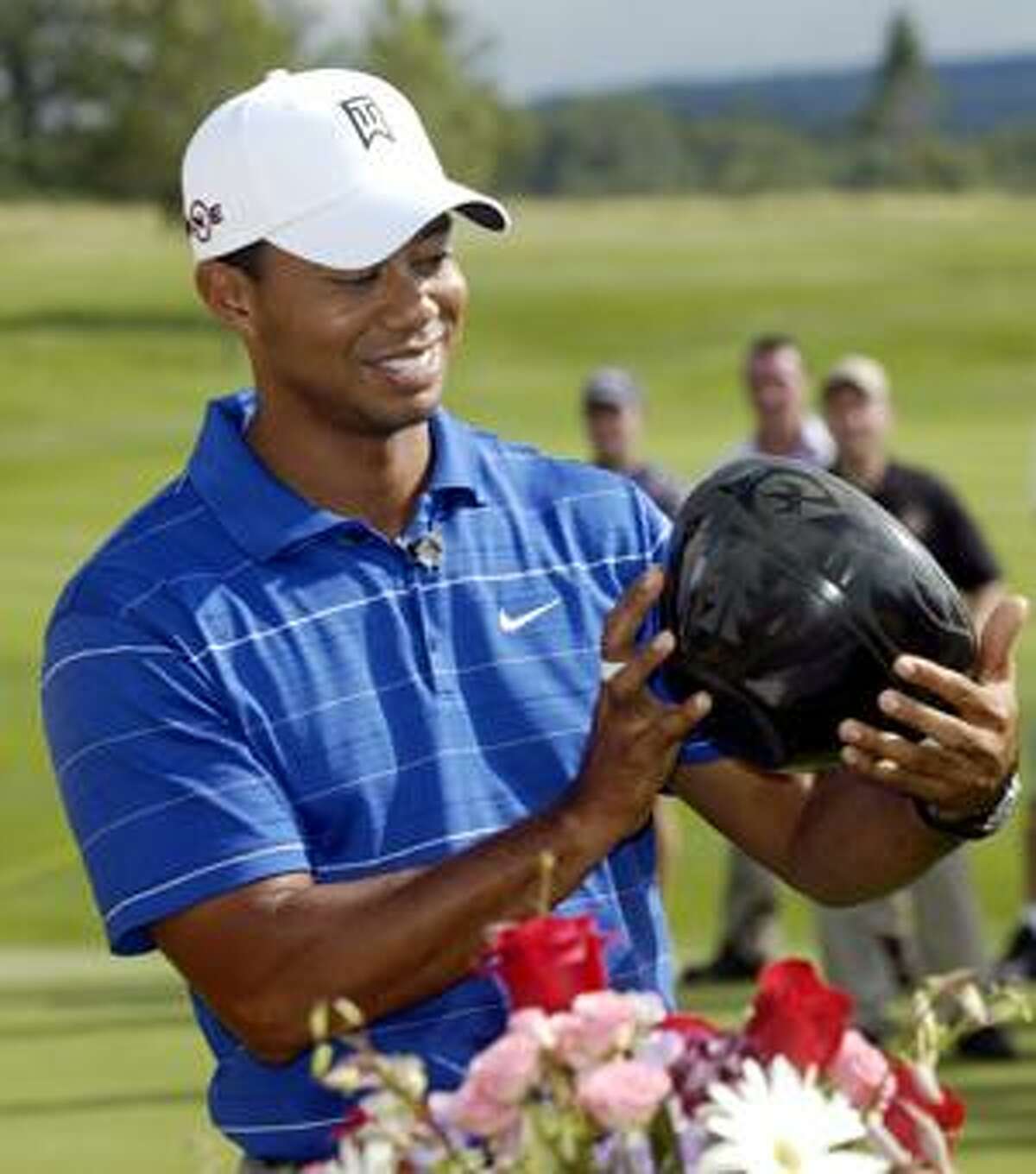 Tiger Woods Wins Notah Begay Iii Skins Game