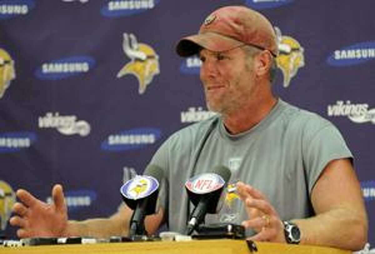 AP source: Brett Favre tells Vikings he will not return 