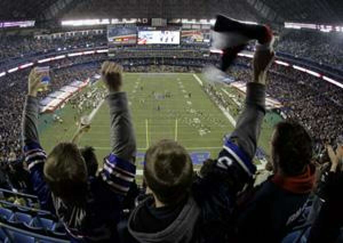Buffalo Bills will refund Canadian season ticket holders if border