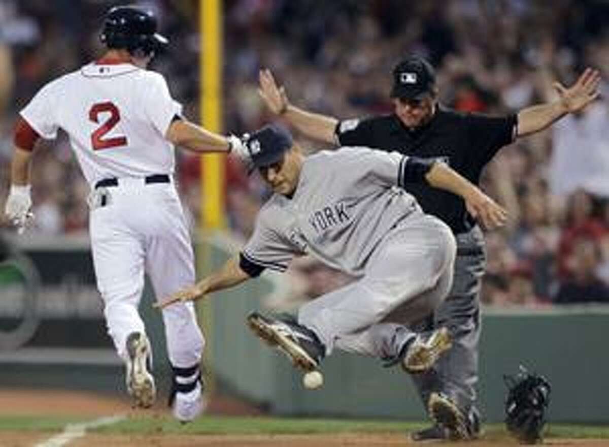 Ellsbury steals home, Red Sox sweep Yankees