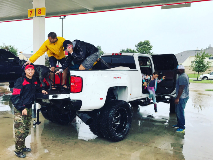 Ufc S Derrick Lewis Spends His Day Saving People In Houston