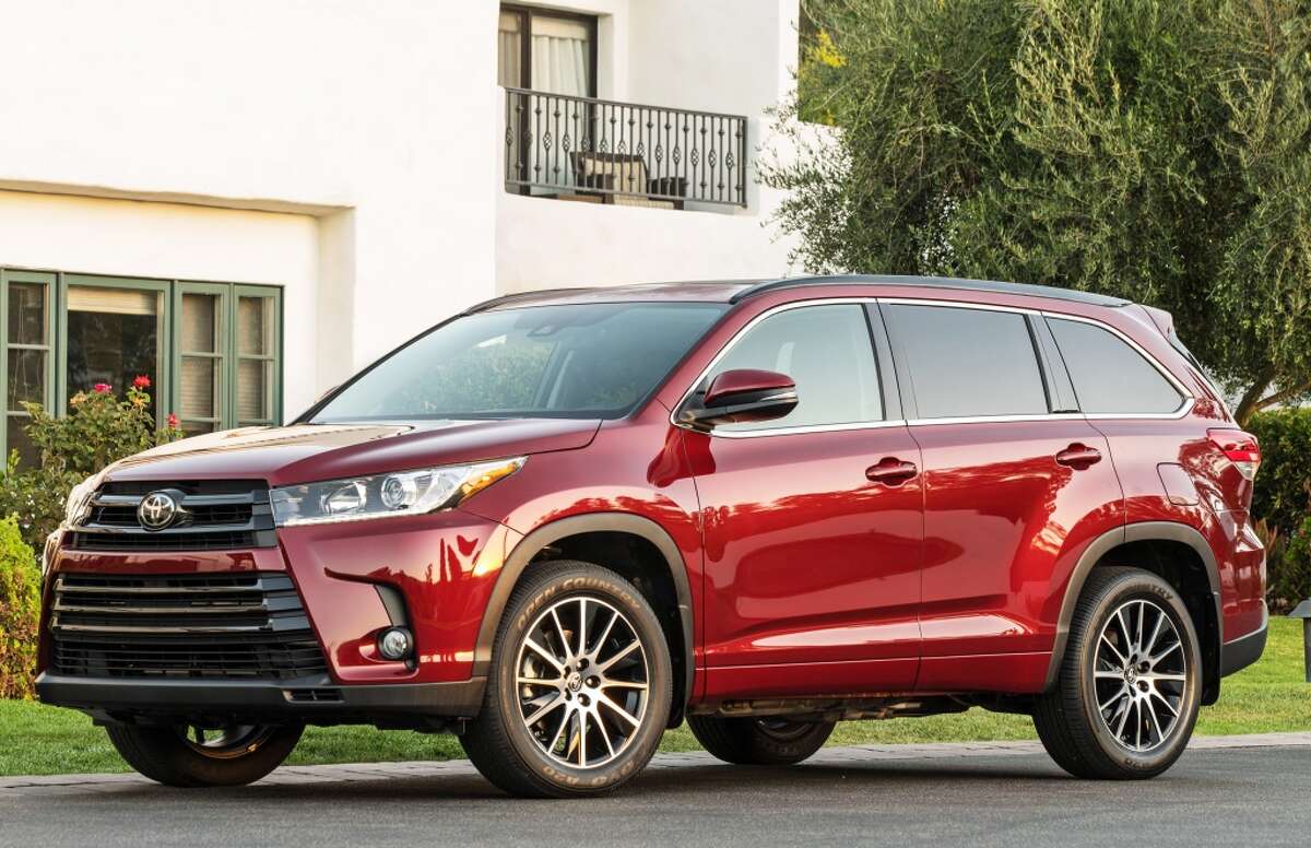 The cars that owners keep the longest are all Japanese models according to iseecars.com Toyota Highlander 18.5 percent of the original owners keep this car for more than 15 years.