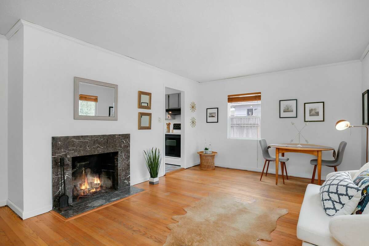 3127 S.W. Roxbury St., listed for $325,000. See the full listing here. 
