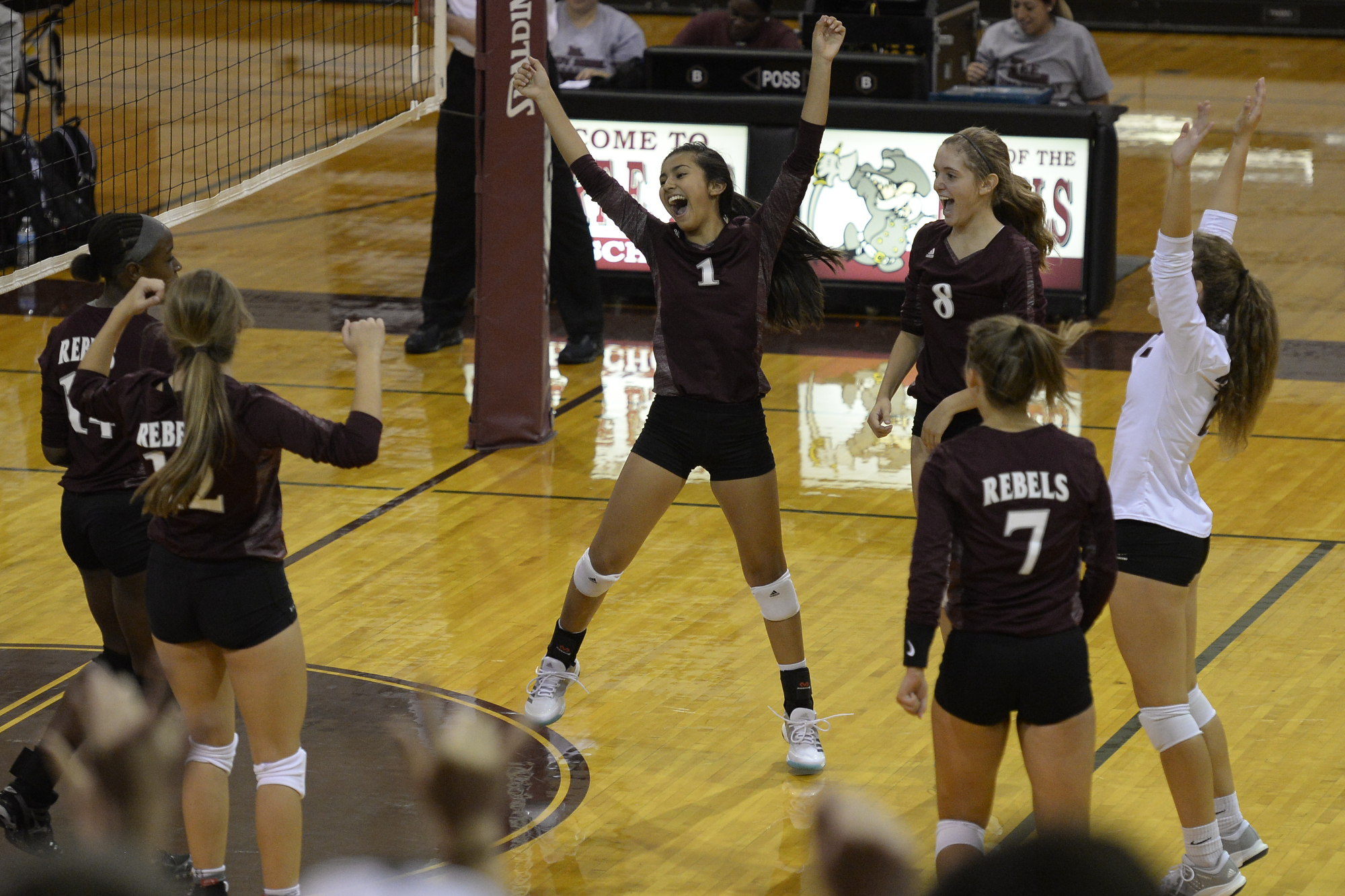 HS VOLLEYBALL Lee has impressive home opener in win over Monahans