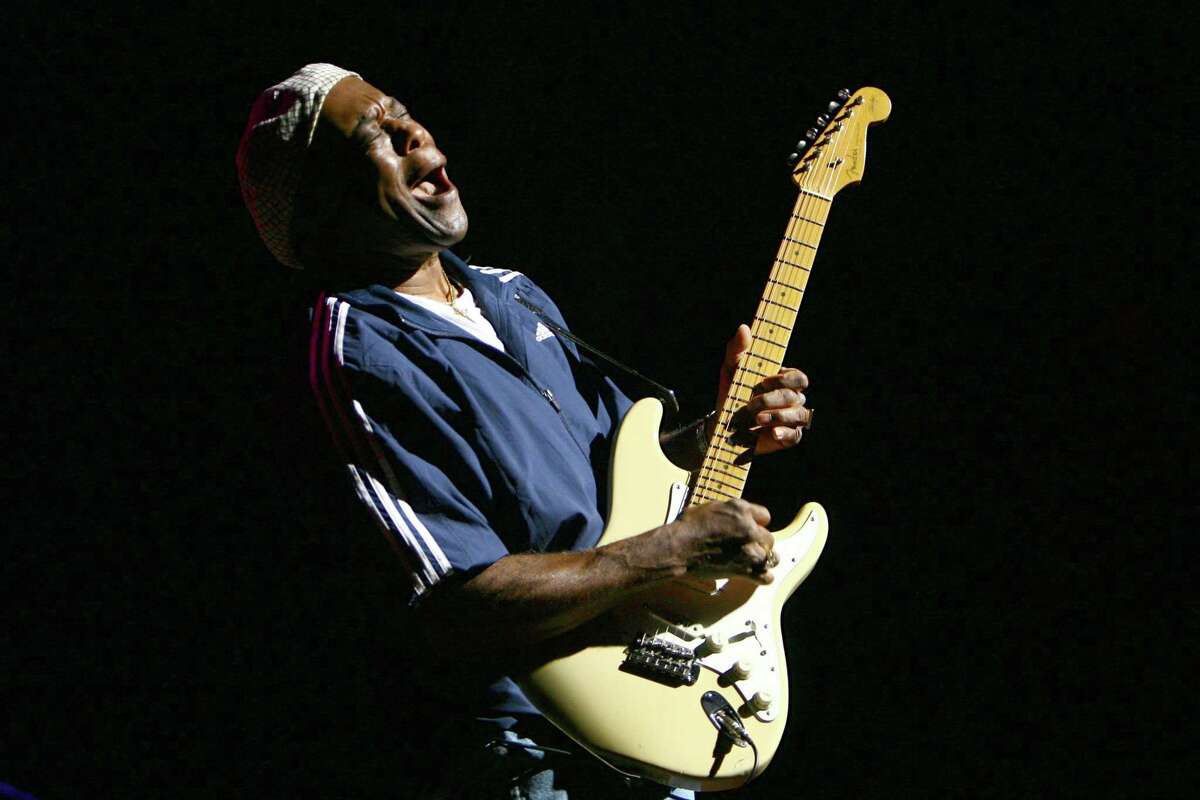 Buddy Guy keeps the blues alive