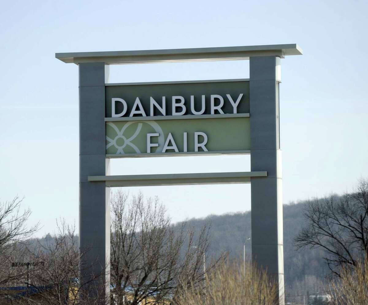The main Danbury Fair mall sign.
