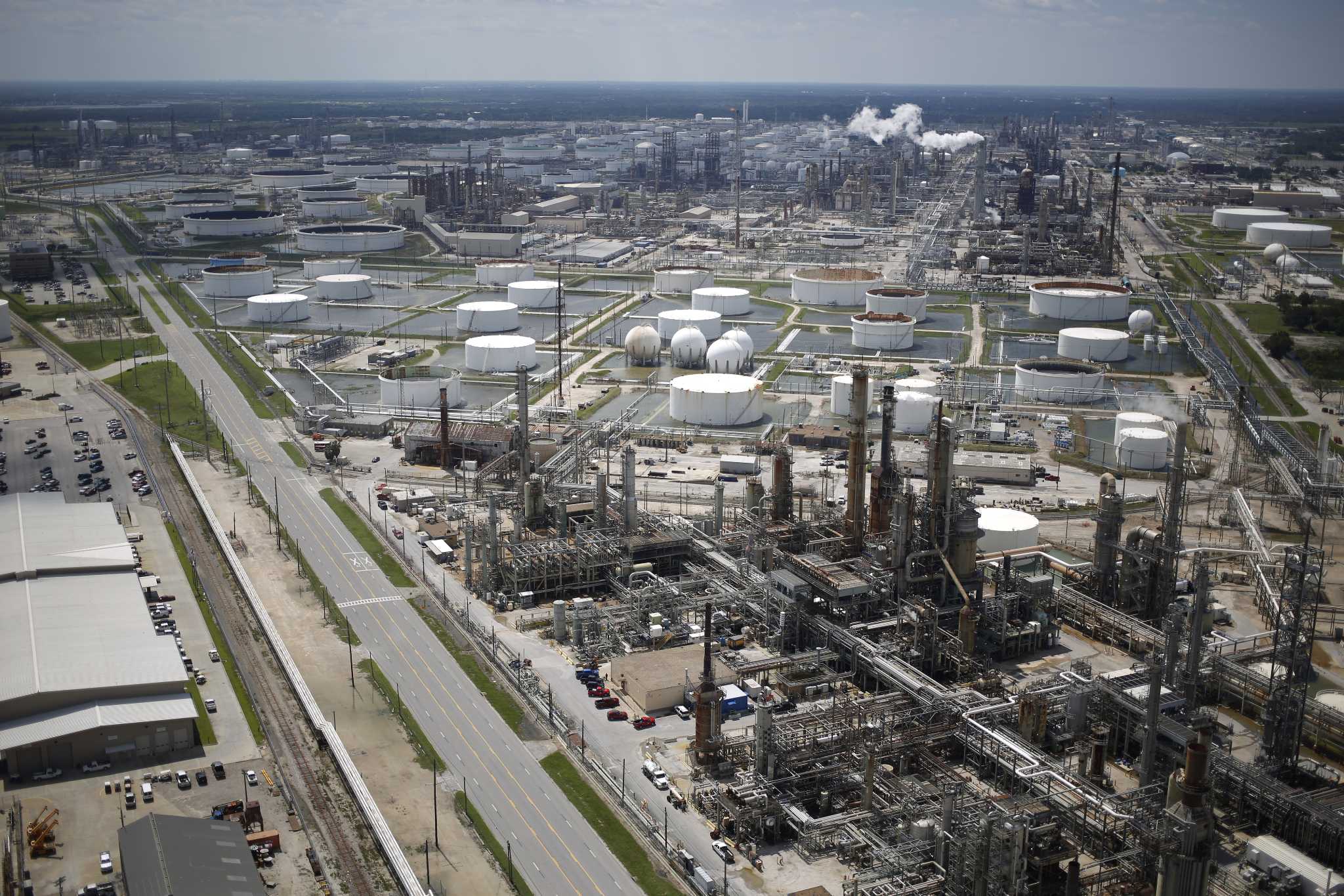 Explosion occurs at Marathon's Texas City refinery - Houston Chronicle