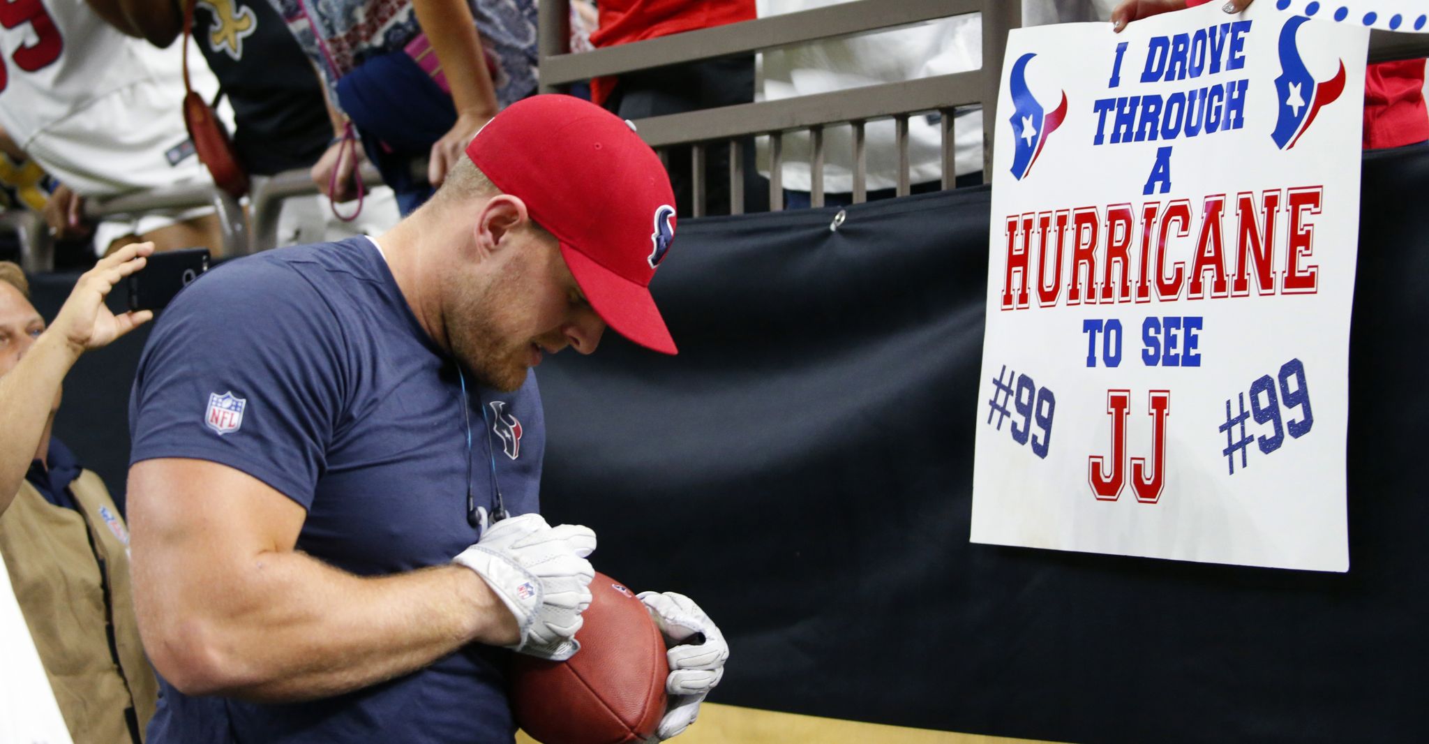 JJ Watt Foundation flooded with donations after Texans release