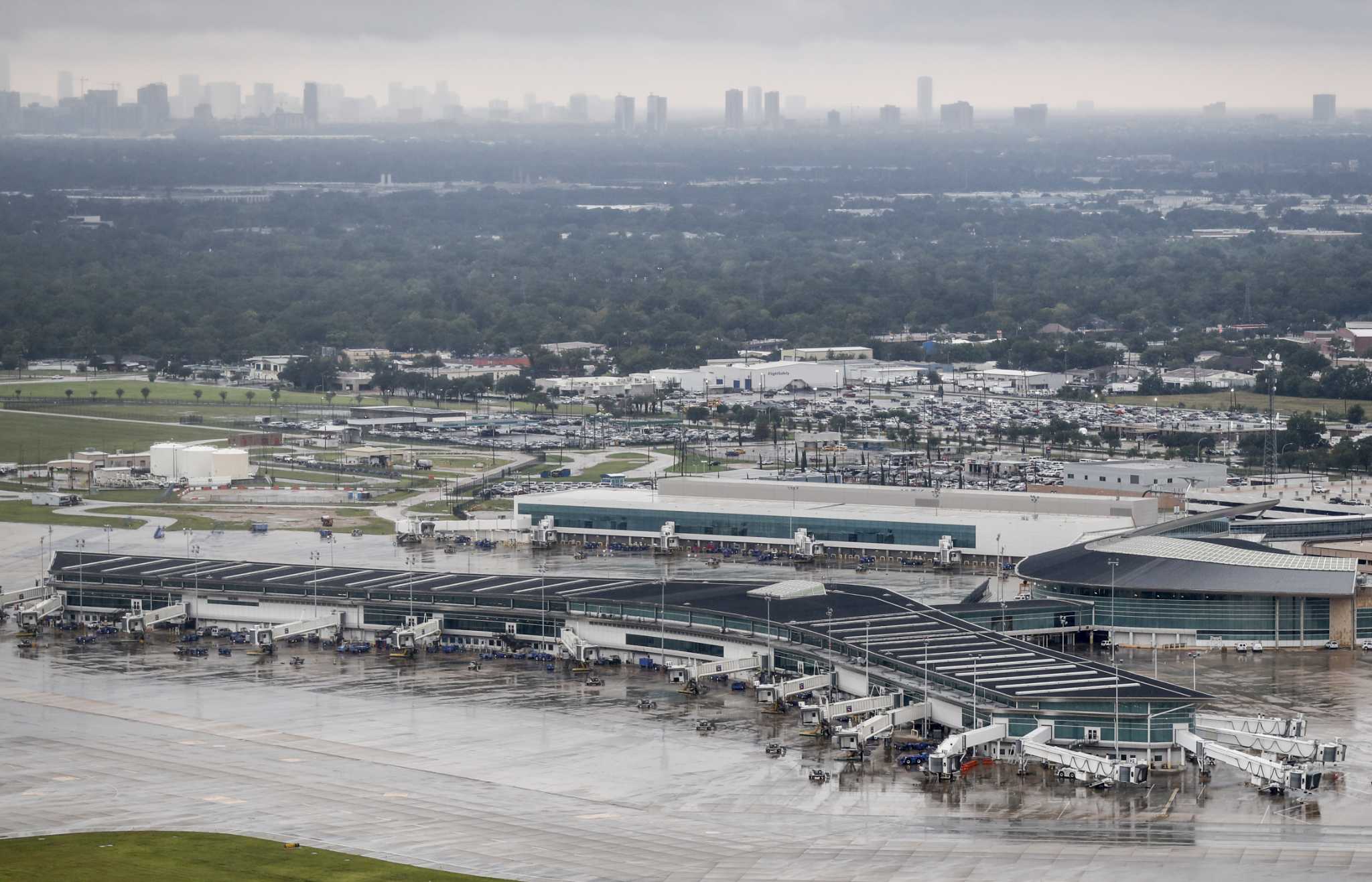 Houston airports slowly reopen, but carriers face many millions in losses