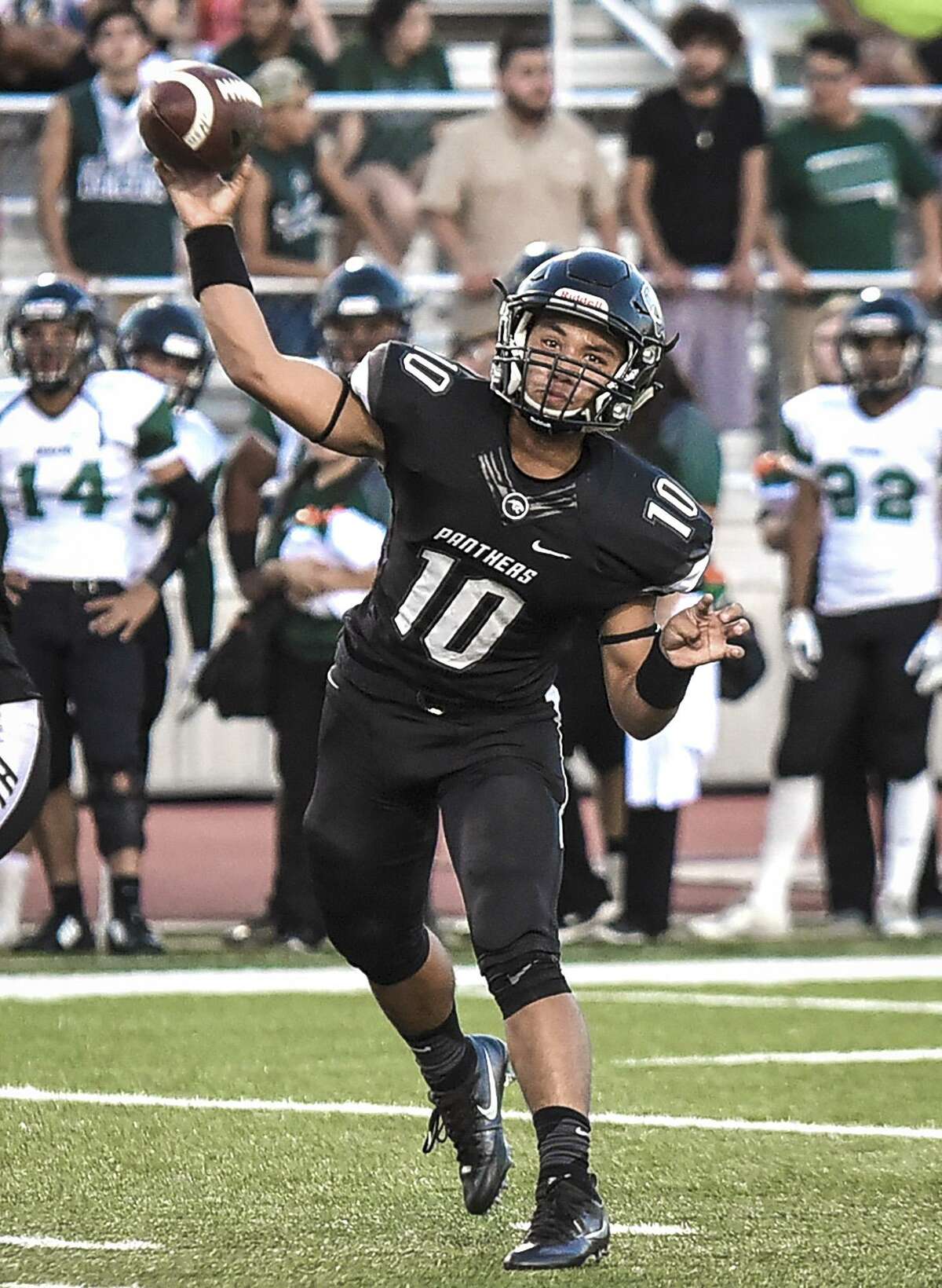 Senior quarterback Ismael Contreras and United South host San Antonio Wagner at 7 p.m. Thursday at the SAC to open the 2017 season.