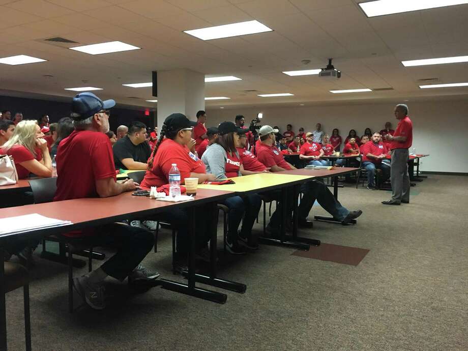 H E B Sends 300 San Antonio Employees To Aid Houston Harvey Recovery Greg Souquette H E B Senior Vice President And General Manager For The San Antonio Region