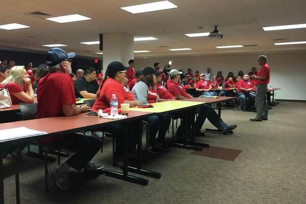 H E B Sends 300 San Antonio Employees To Aid Houston Harvey