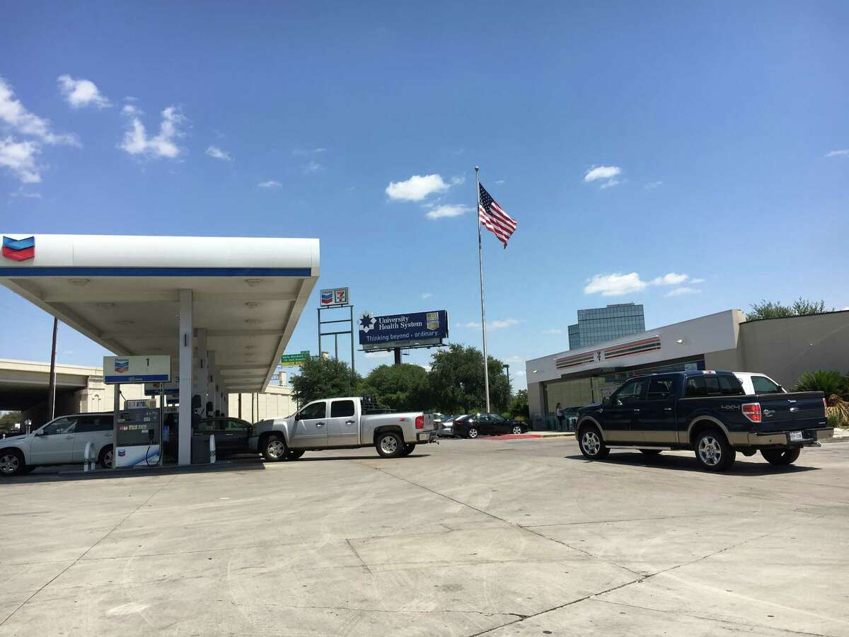 Texas gas stations start to run dry as drivers panic