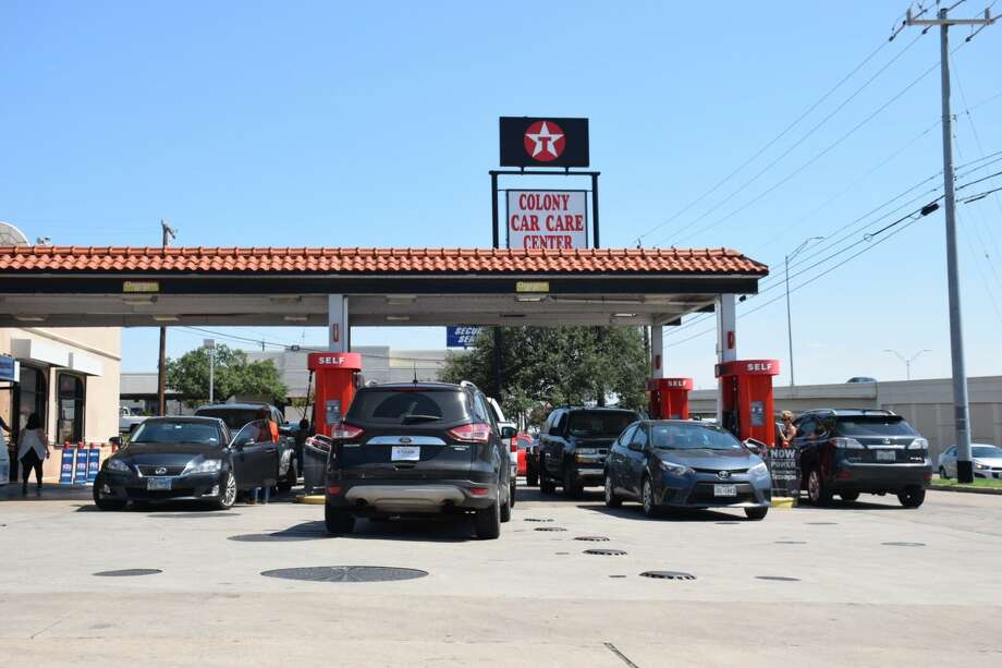 Texas gas stations start to run dry as drivers panic San Antonio