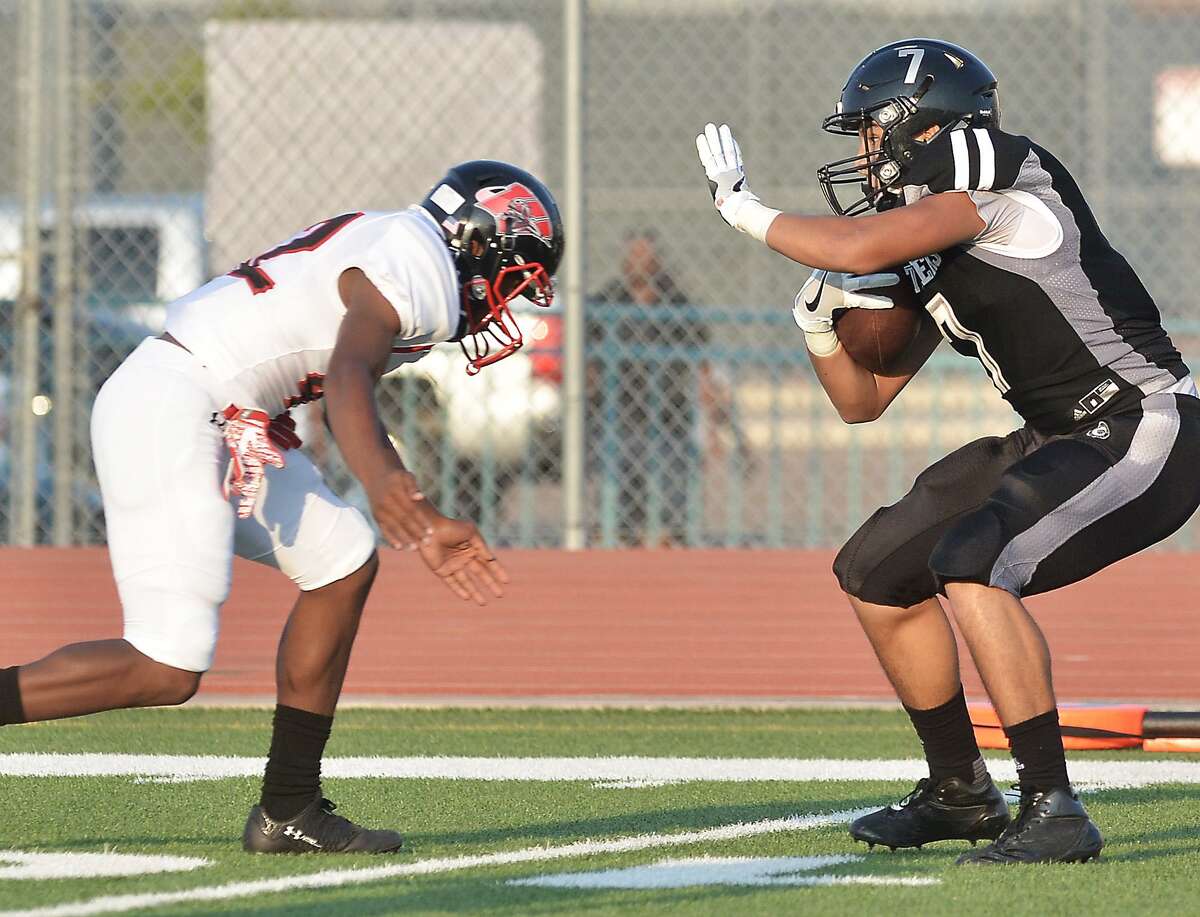 Sergio Vela rushed for 84 yards and two touchdowns in last year’s 49-14 win at South San.