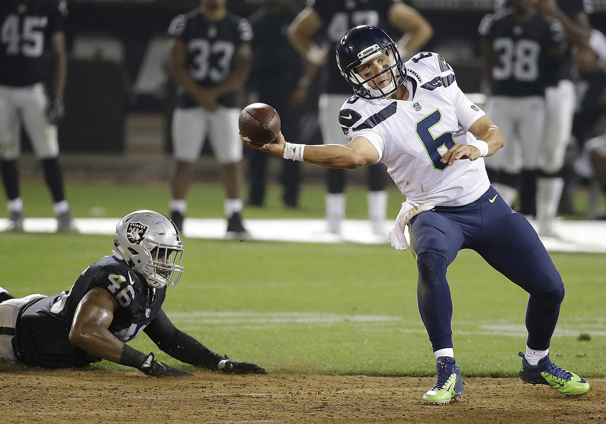 Seahawks resign backup QB Austin Davis