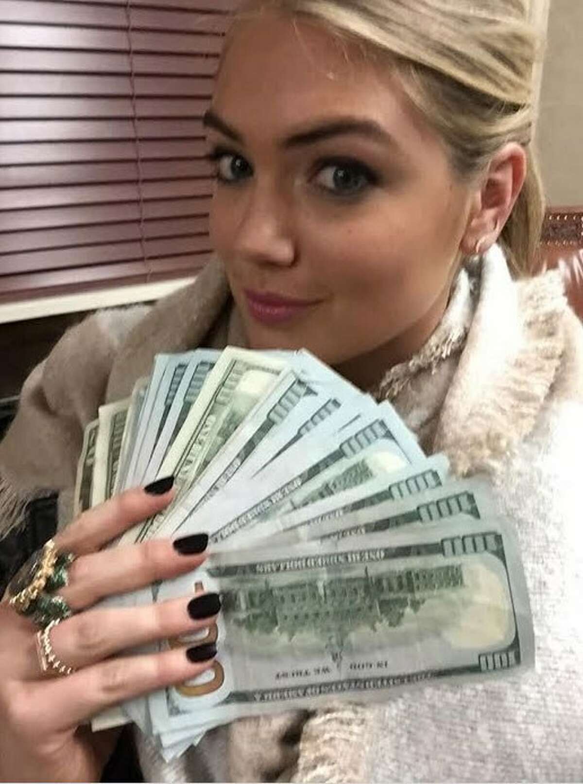 Supermodel Kate Upton, Justin Verlander's fiancée, also brings the heat