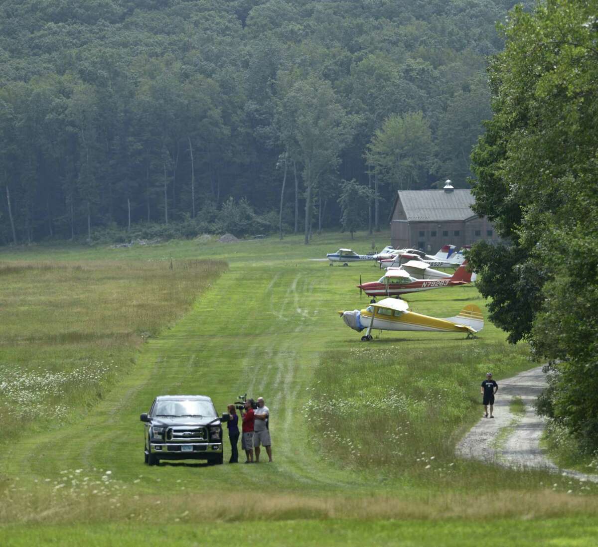 NTSB issues report on fatal plane crash in New Milford