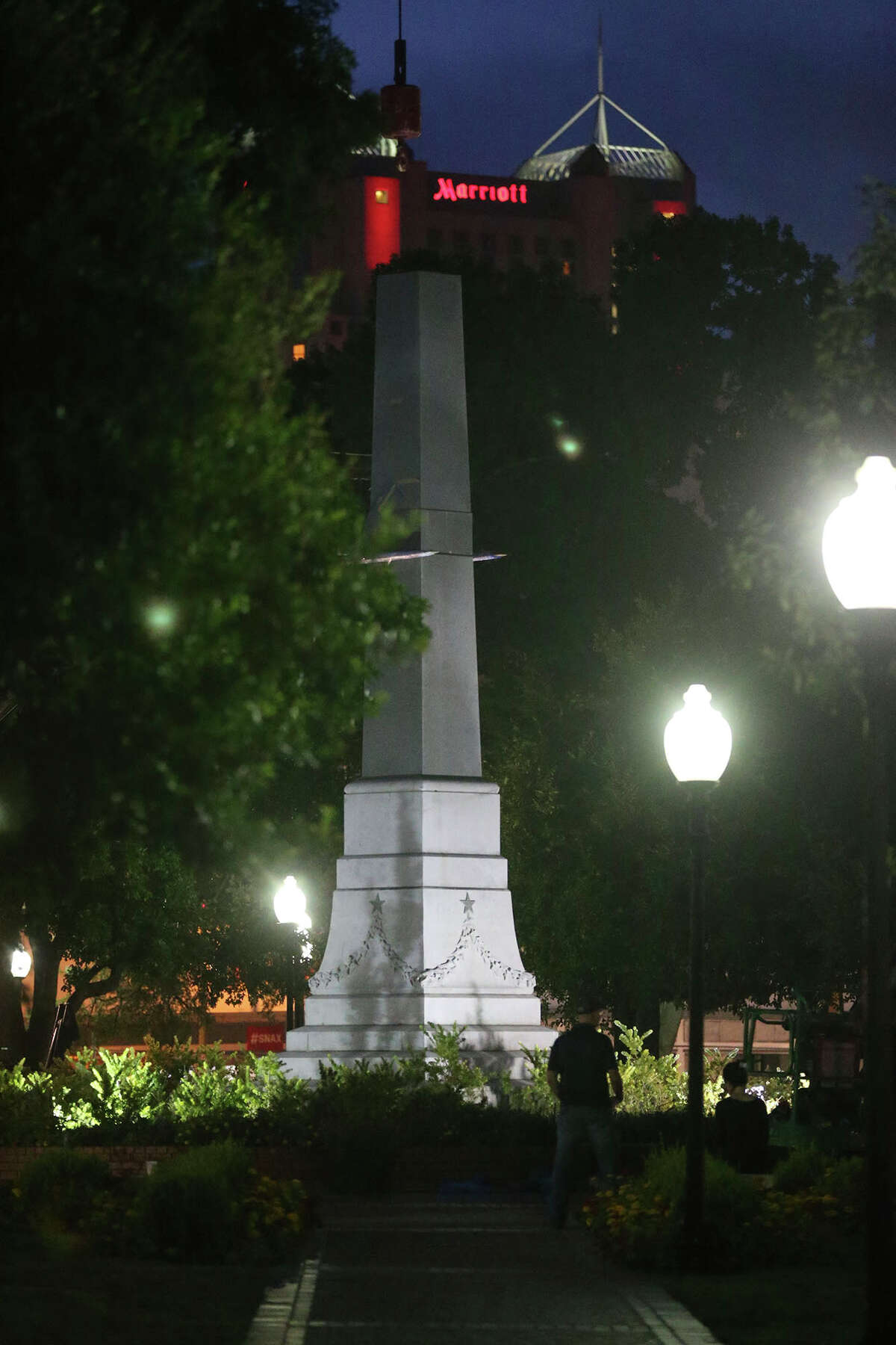 San Antonio removes Confederate statue in Travis Park
