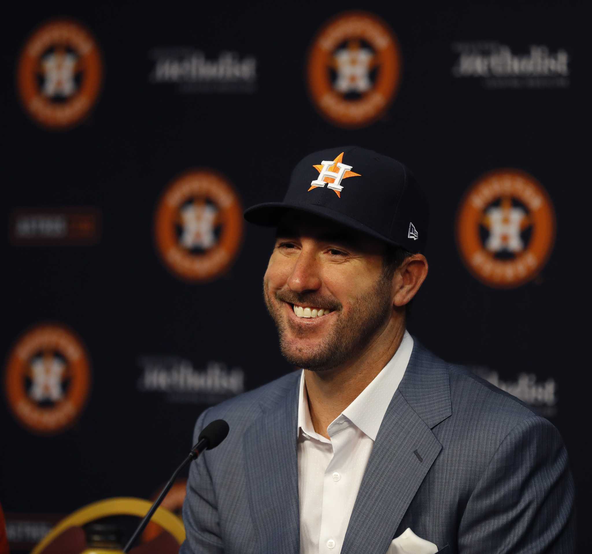 Astros manager A.J. Hinch tells tale of last-minute Verlander acquisition