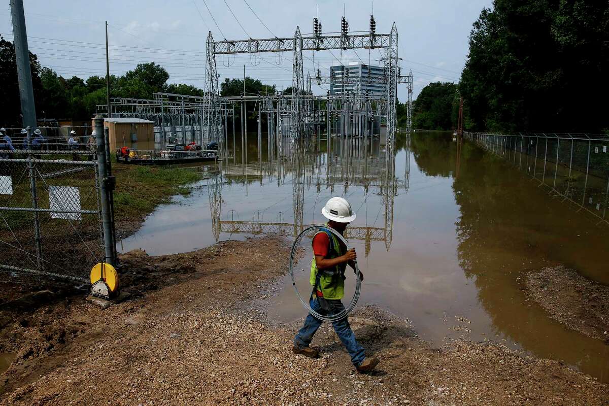 Flooding at substation leaves 5,700 waiting for power