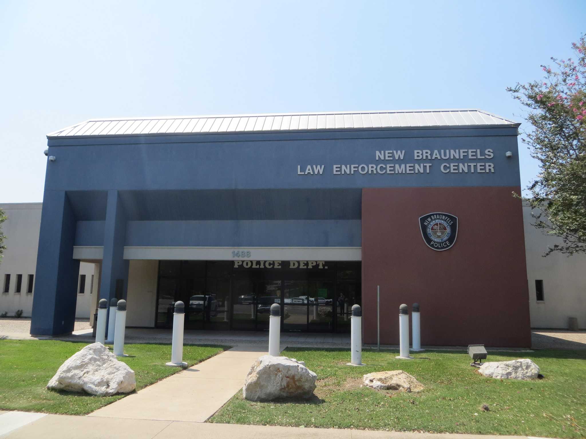 New Braunfels SWAT officers shoot man during standoff
