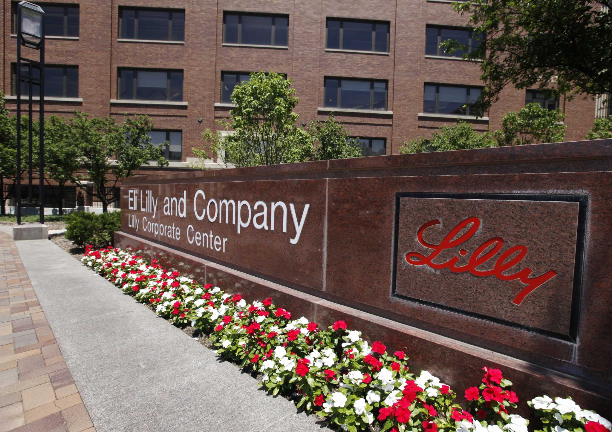 Drugmaker Lilly to cut 3,500 positions