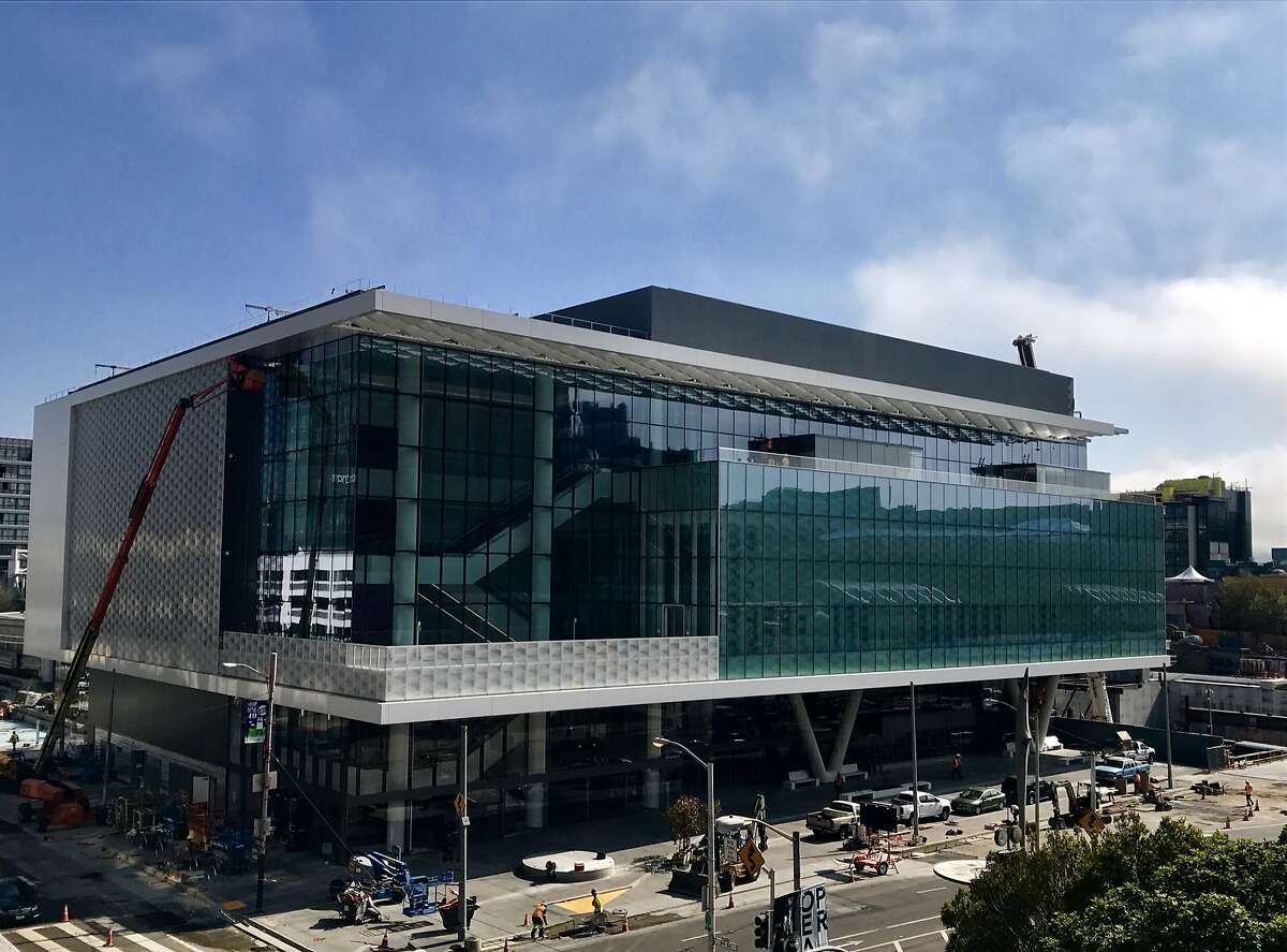 New Moscone Center strives for elegance amid enormity