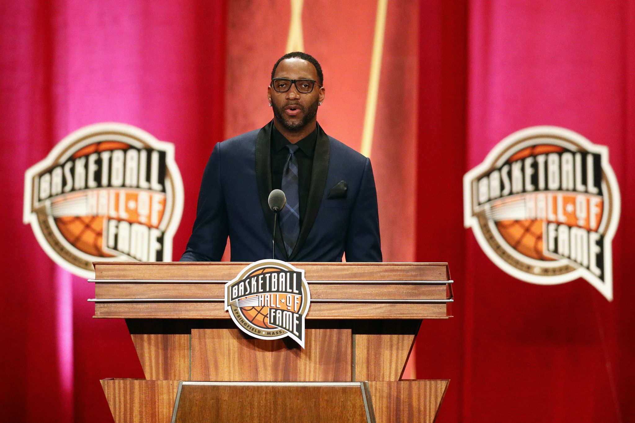 Tracy McGrady enters NBA Hall of Fame with hurricane on mind