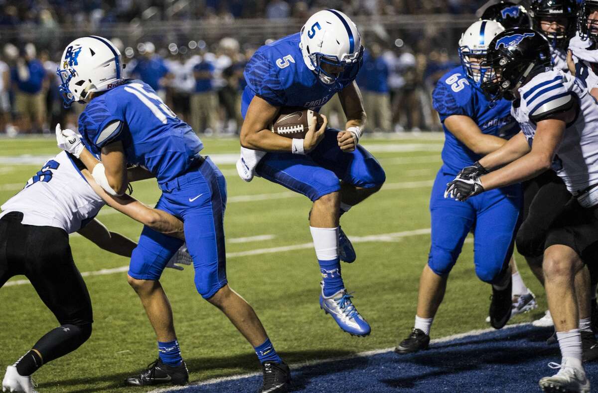 Barbers Hill beats Friendswood in first meeting in 46 years