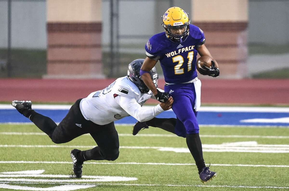 Manny Rodriguez rushed 12 times for 105 yards Thursday in LBJ’s 28-10 loss at Lockhart.