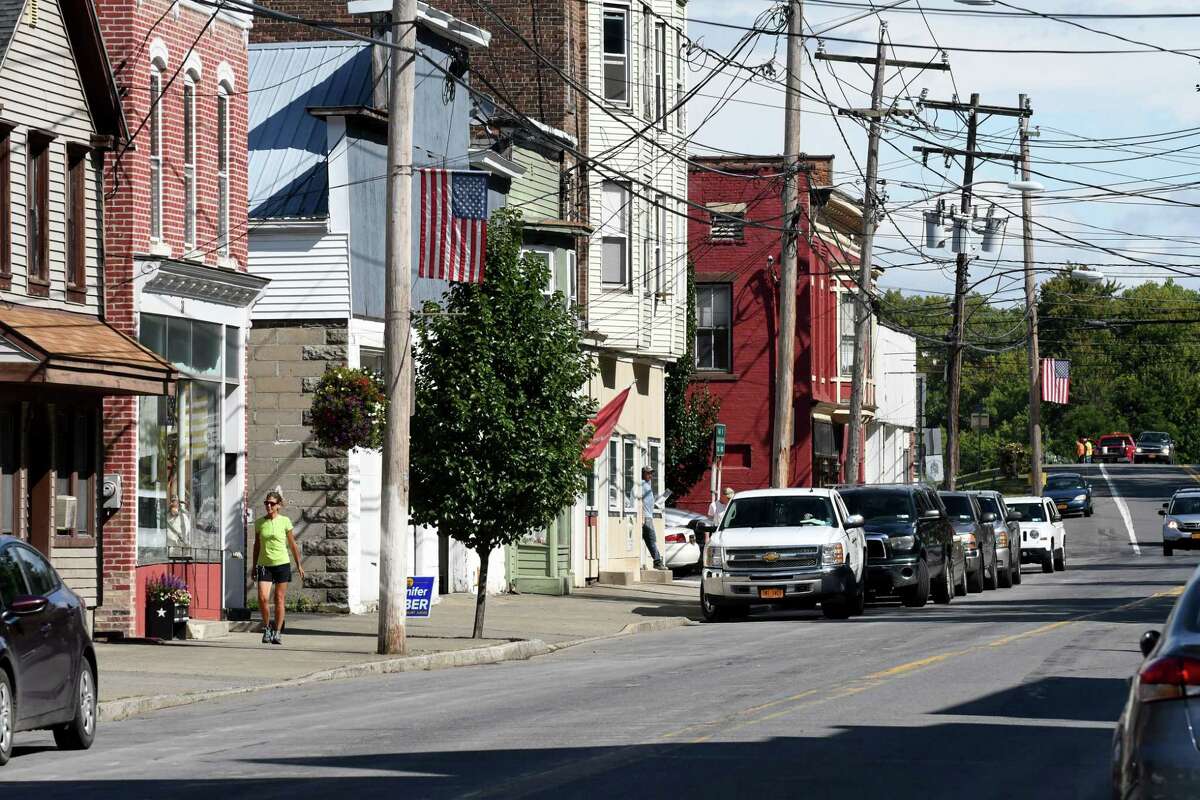 Churchill CastletononHudson rises from the dead