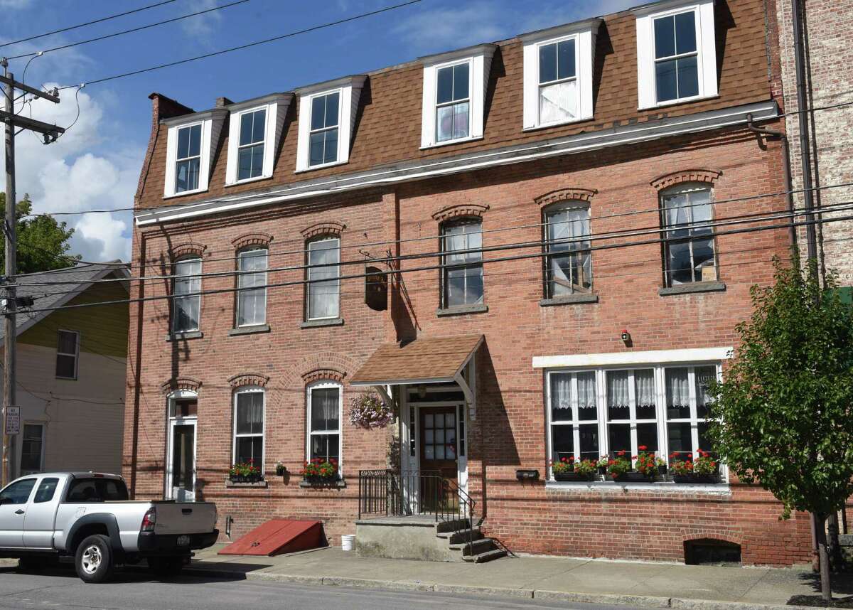 Churchill CastletononHudson rises from the dead