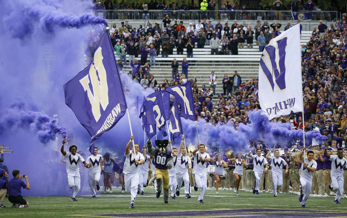 Washington Huskies football team unveils new all-black alternate uniform