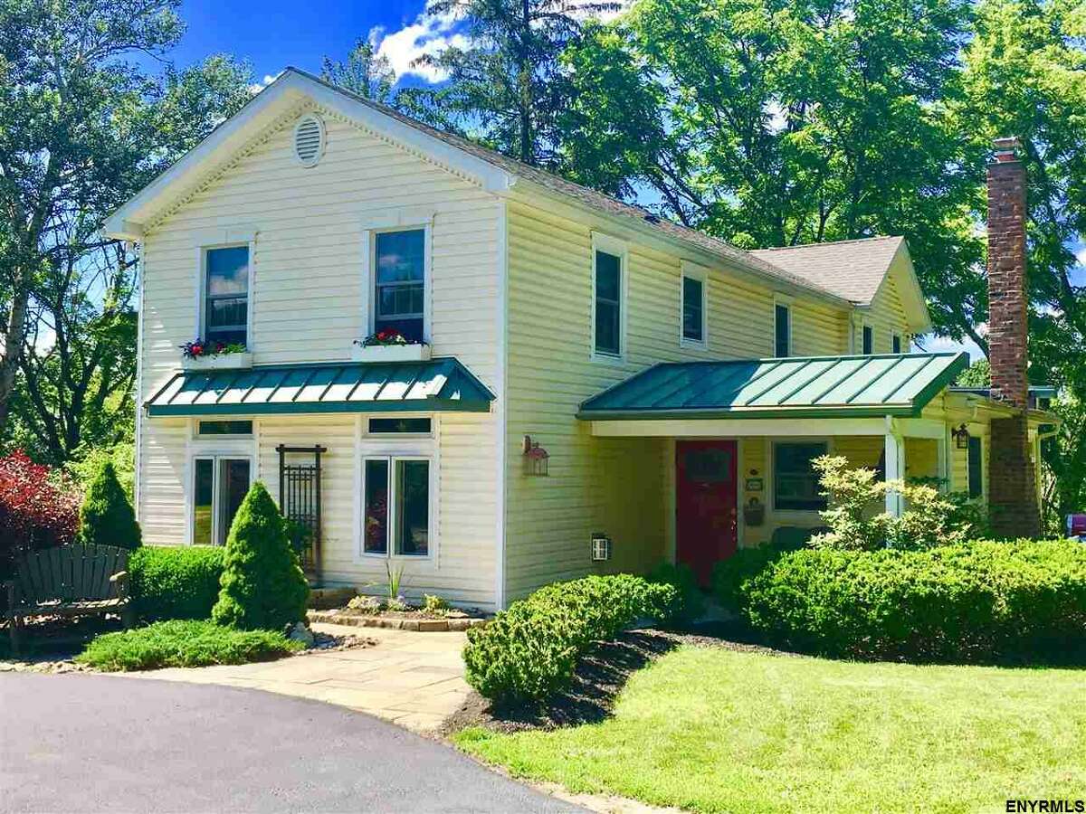 Churchill CastletononHudson rises from the dead