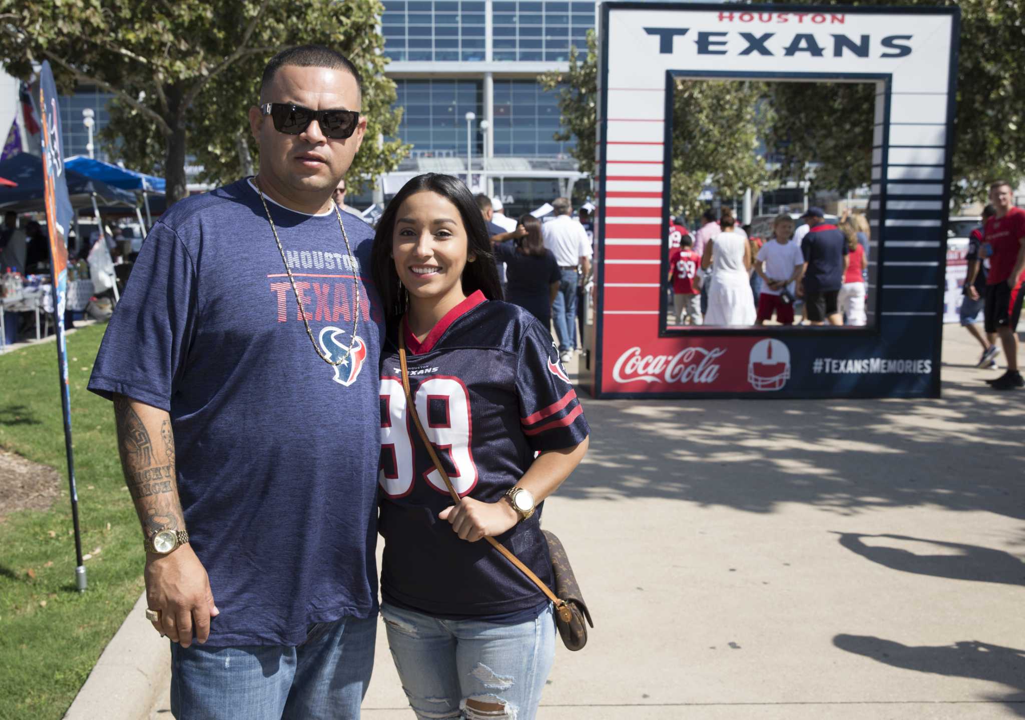 September 10, 2017: Houston Texans mascot Toro waves a Texas flag while  wearing a Houston Strong shirt prior to an NFL football game between the Houston  Texans and the Jacksonville Jaguars at