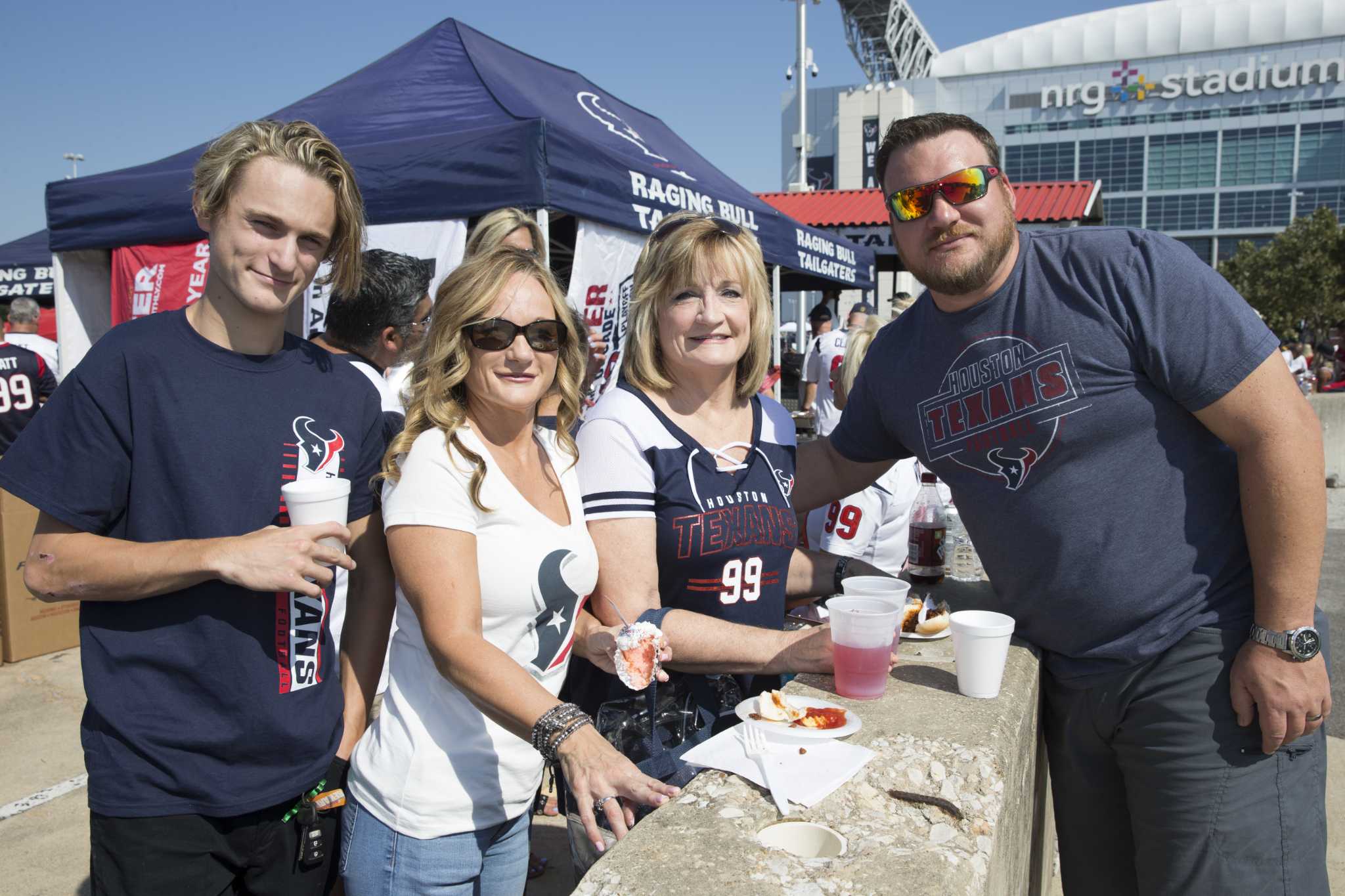 Texans fans show up looking 'Houston Strong' for gameday tailgating