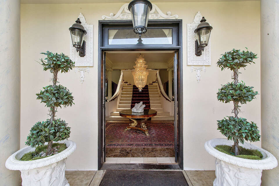 SF's largest estate has seen its asking price slashed in half. Why isn ...