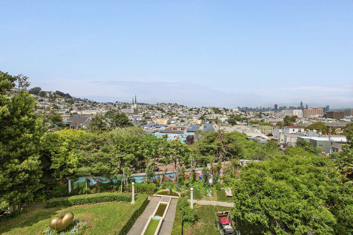 Secret Glen Park estate, occupying a full city block, on the market for